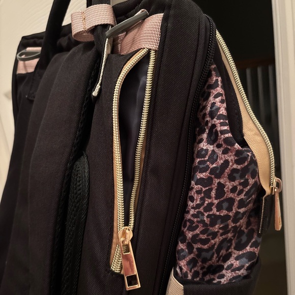 EUC Leopard Print Diaper Bag for Kelsey ❤️ @sweetthangtn - Picture 4 of 7